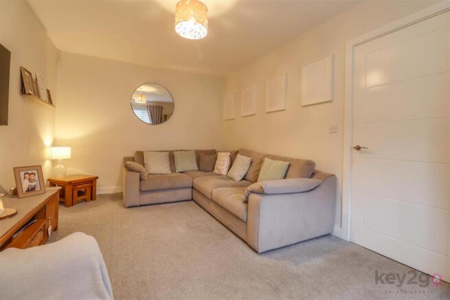 4 bed Detached for sale Image 6