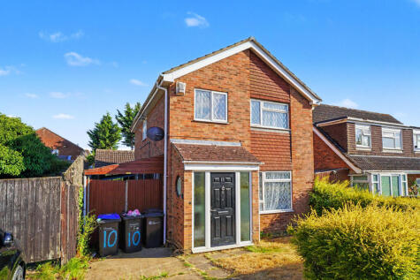 Beaumont Drive, Cherry Lodge, Northampton, NN3 8PE