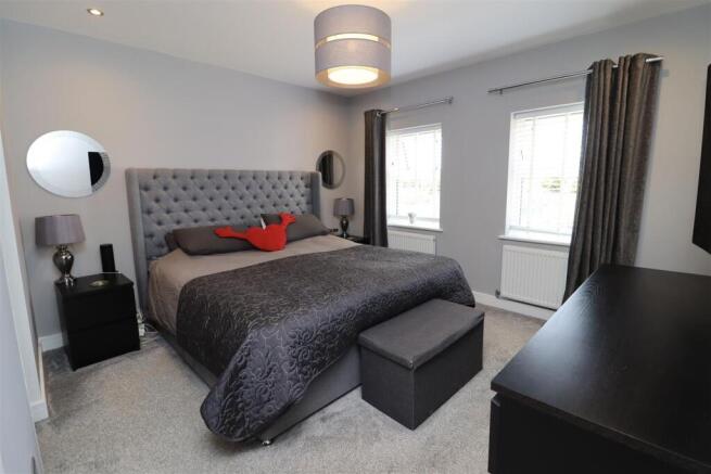4 bed Detached for sale Image 6