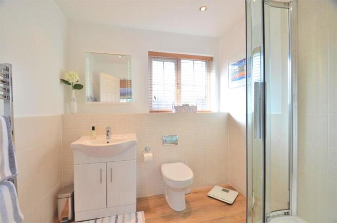 ensuite.jpg