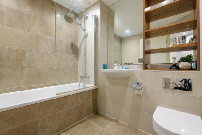 2 bed Flat for sale Image 7