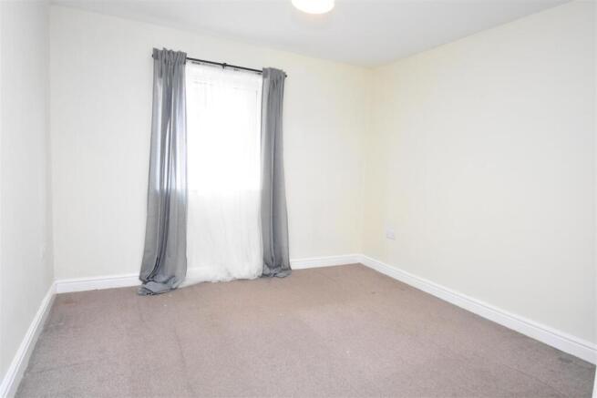 2 bed Apartment to rent Image 6