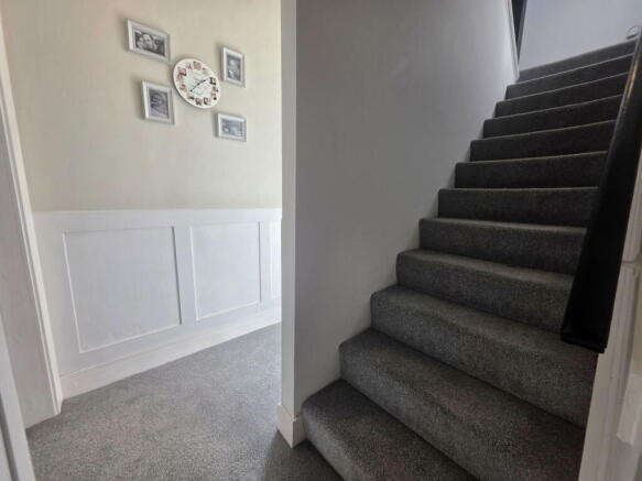 5 bed Detached for sale Image 12