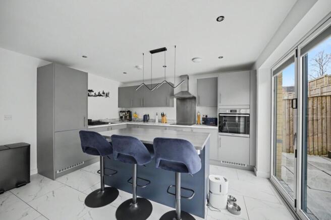 4 bed Detached for sale Image 10