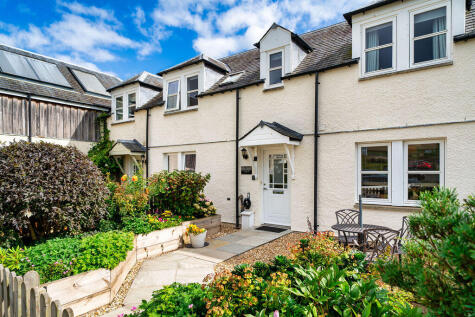 Apple Cottage, 8 Pleasants Steading, Oxnam, Jedburgh, TD8 6QZ