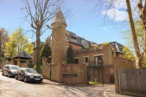 4, Roxborough Park, Harrow HA1 3BE