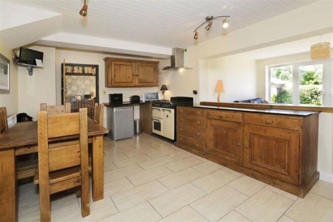 KITCHEN/DINING/FAMILY ROOM