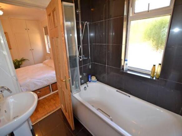 Master en-suite
