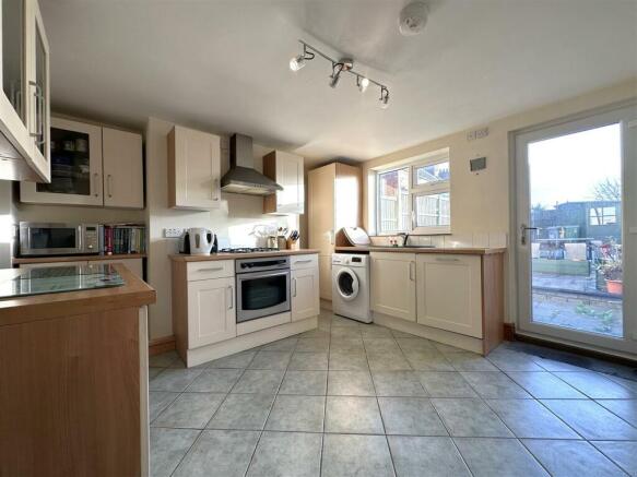Modern Kitchen 862