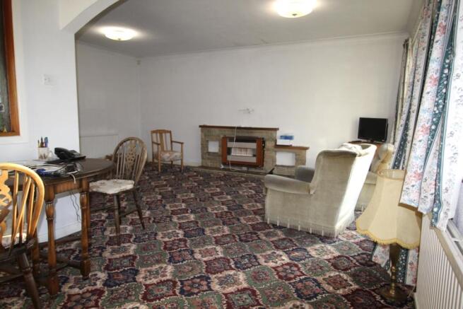 Lounge/Dining Room
