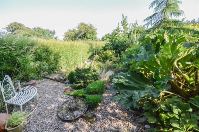 Rear Garden (3).jpg
