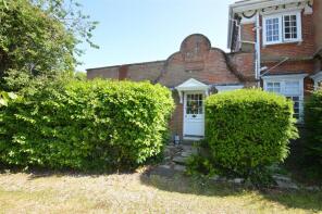 Medius, Perivale, Playstreet Lane, Ryde PO33 3LJ