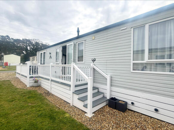 Two bed Atlas Status, Caldecott Hall Country Park, Beccles Road, Fritton, Norfolk, NR31 9EY photo 4