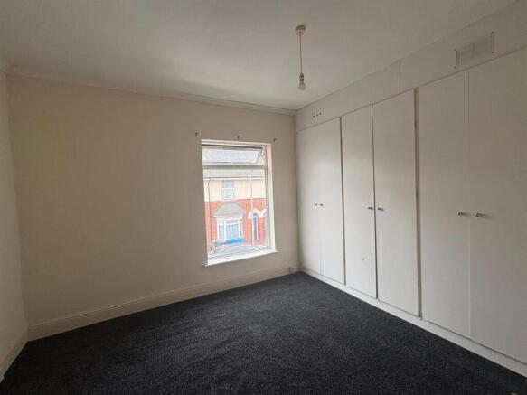2 bed House to rent Image 9