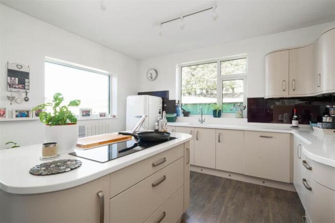 Kitchen-10.jpg