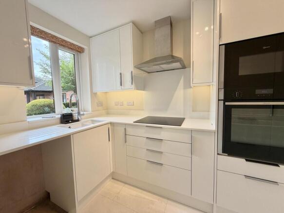 1 bed Retirement Property for sale Image 5