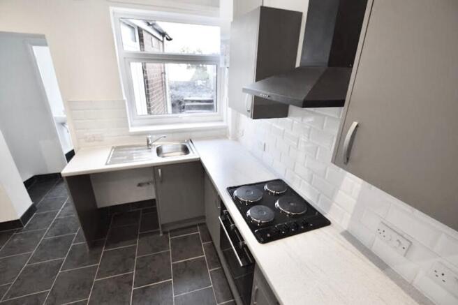 2 bed Terraced to rent Image 7