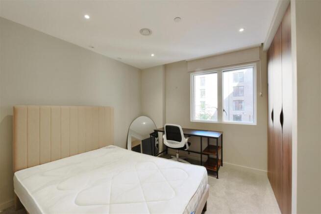 2 bed Apartment to rent Image 5