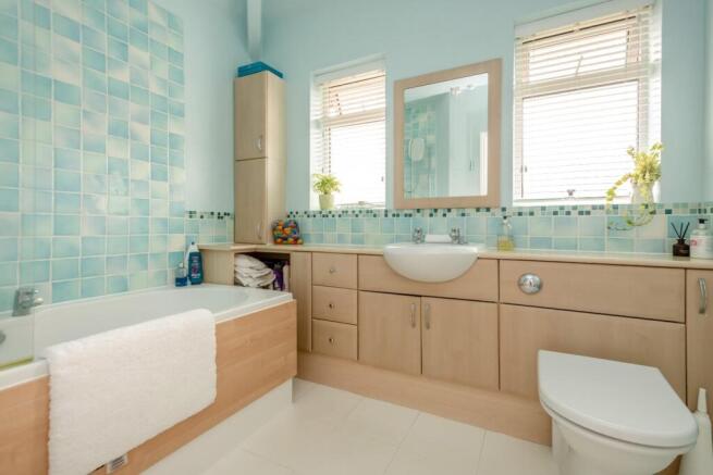 3 bed Semi-Detached for sale Image 12