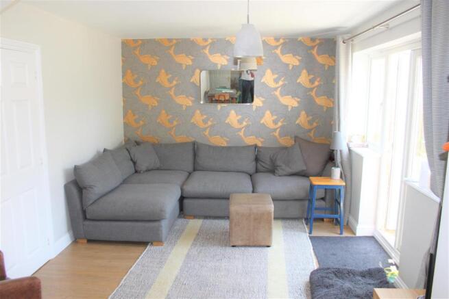 REAR LOUNGE