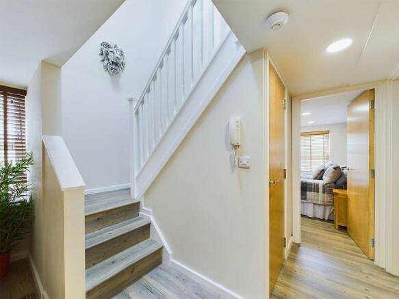 5 bed Apartment for sale Image 7