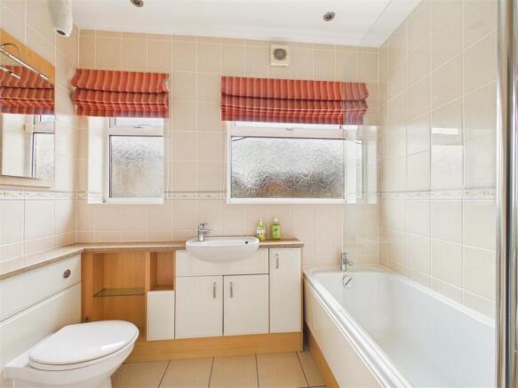 2 bed Semi-Detached Bungalow for sale Image 7