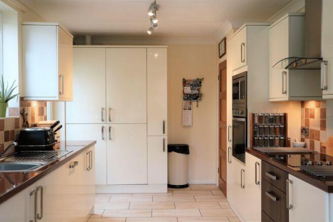 Kitchen 4