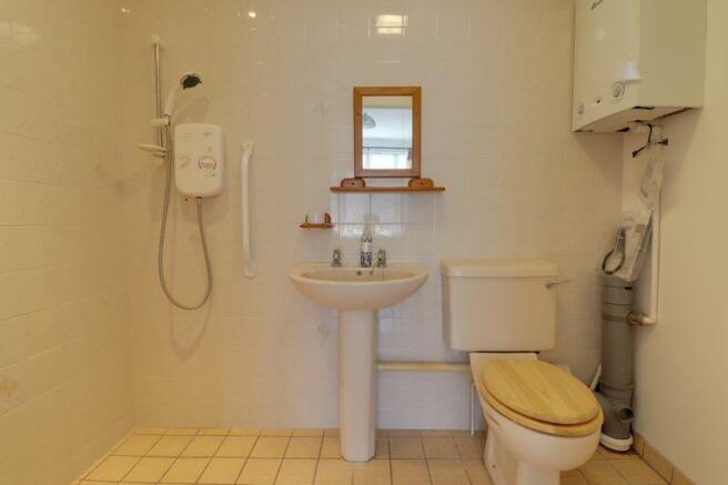Wet Room (Ground Floor)