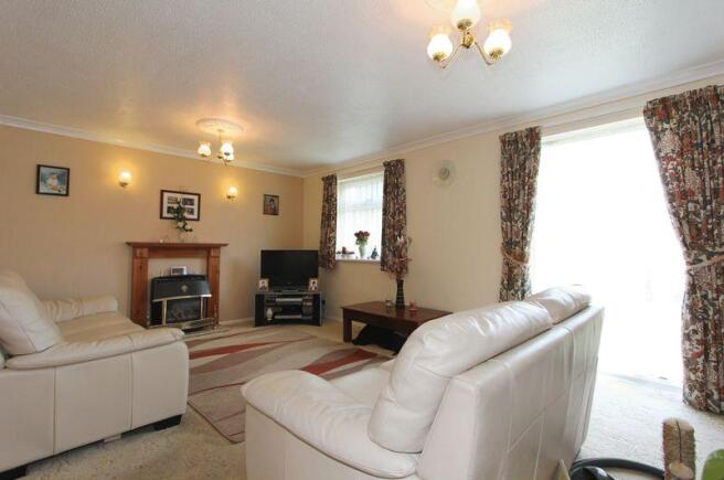 LOUNGE 1