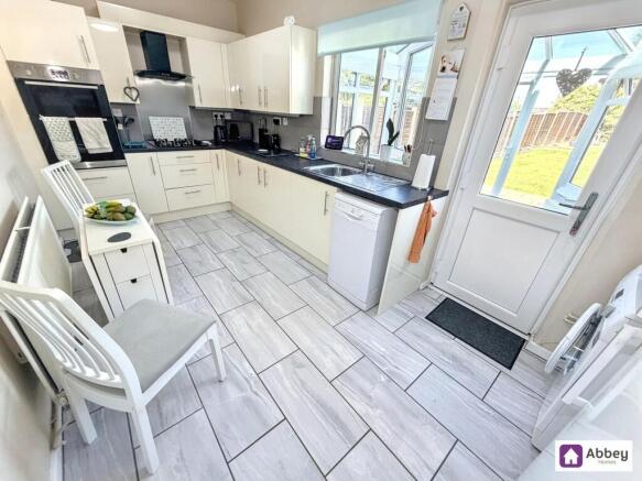 Roydene Crescent, Leicester, LE4 photo 4
