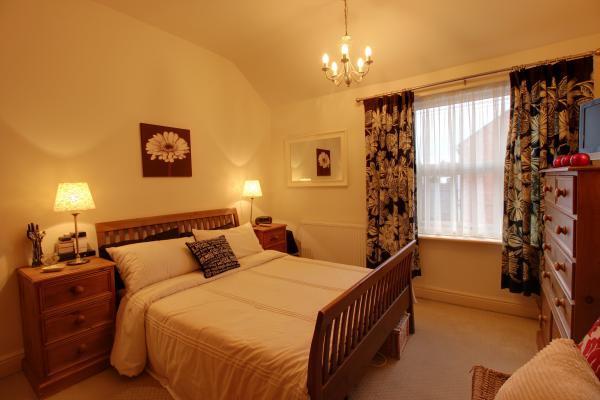 Bedroom 1 (Double)