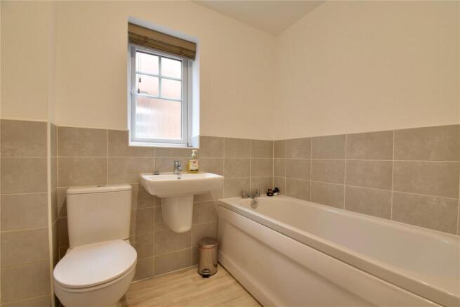 4 bed Detached for sale Image 8