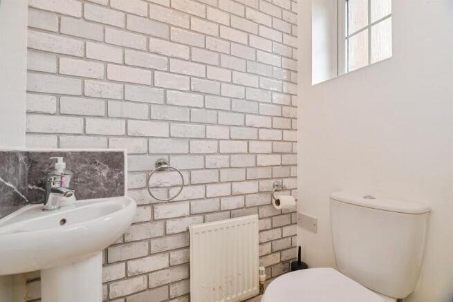 2 bed Terraced for sale Image 7