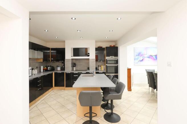 3 bed Detached for sale Image 6