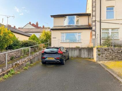 Kents Bank Road, Grange-Over-Sands, LA11