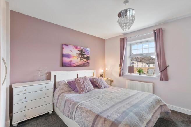4 bed House for sale Image 5