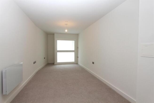 2 bed Apartment to rent Image 12