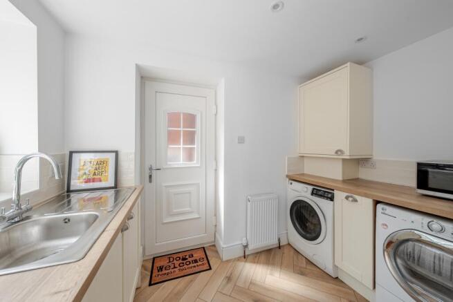 3 bed Semi-Detached for sale Image 10