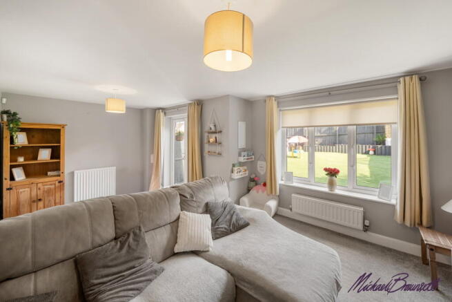 4 bed Detached for sale Image 6