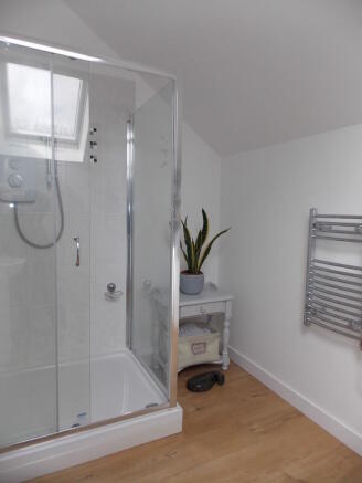 Master Bedroom En...