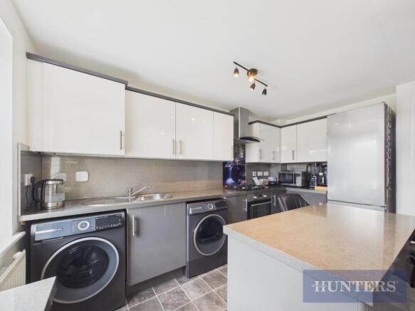 3 bed Semi-Detached for sale Image 5