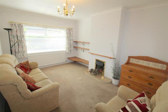Hesketh Road, 14 - Lounge 1.JPG
