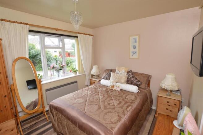 Bedroom 1.jpg