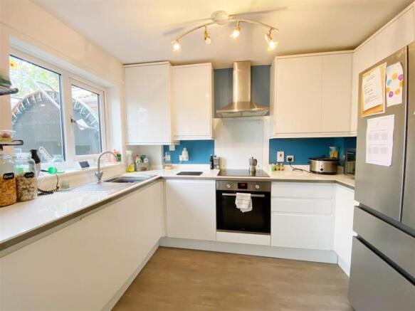 Kitchen 3.jpg