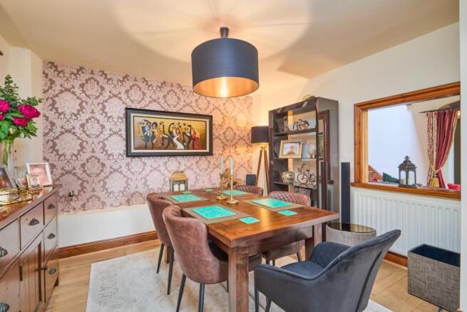 5 bed Barn Conversion for sale Image 11