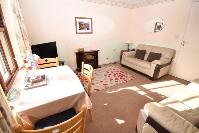 Lounge 2