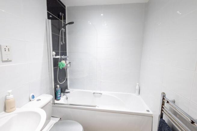 2 bed Apartment for sale Image 11