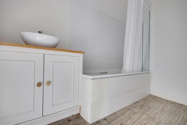 Ensuite.jpg