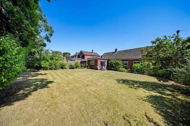 Westhaven Crescent, Aughton, L39 photo 4