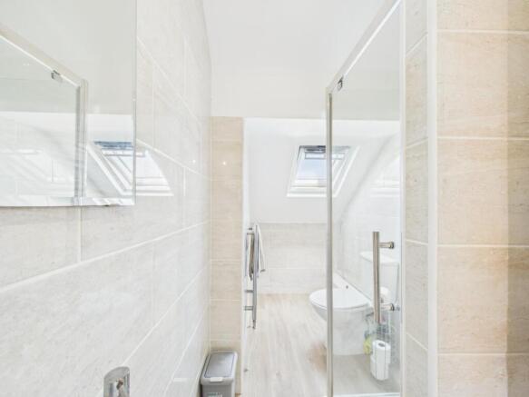4 bed Terraced for sale Image 12